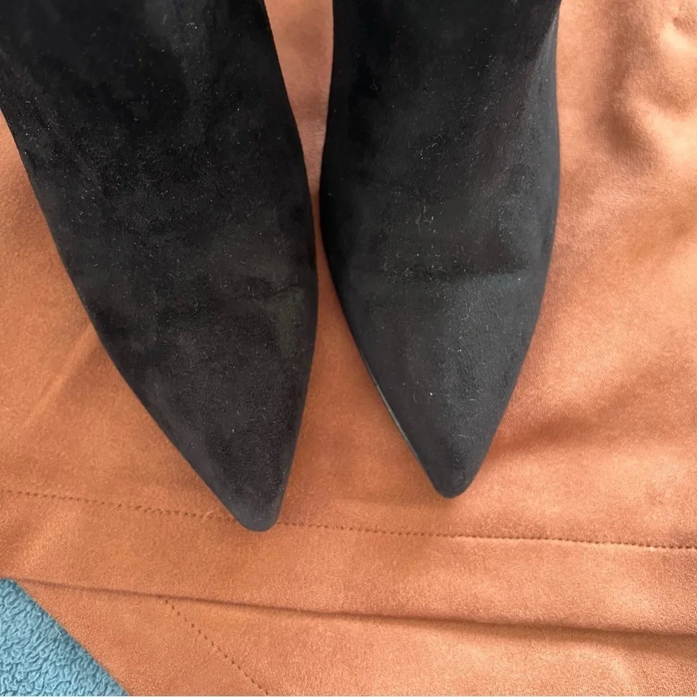 Prada Vero Cuoio Black Suede Pointed Toe Ankle Boots Sz 37. (uS 6.5) Italy